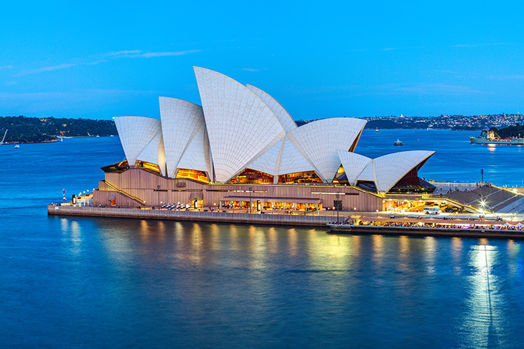 Combining Culture and Leisure: A Customizable Cultural Journey Through Australia